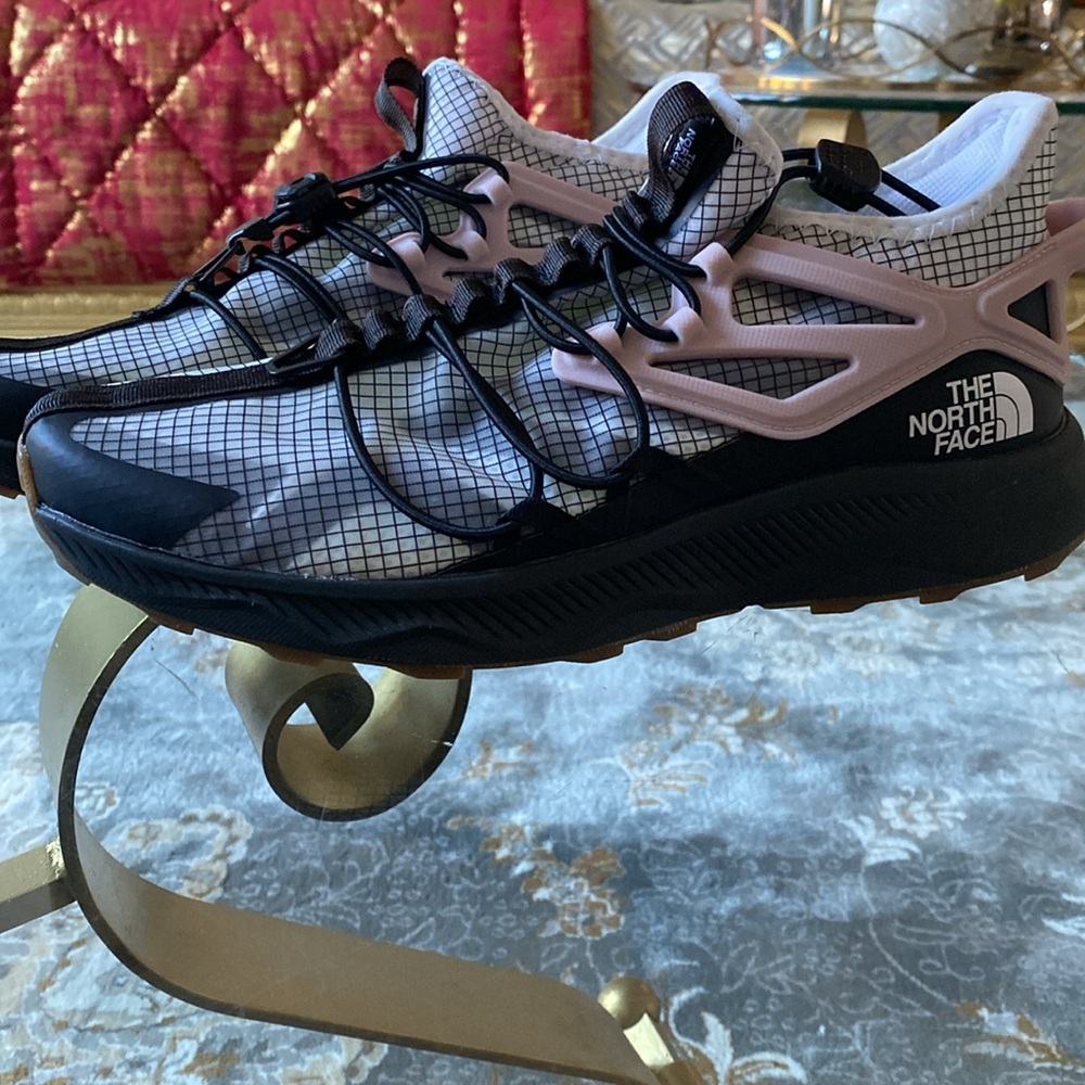 The North Face Women’s Oxeye Tech TNF White/TNF Black shoes - Picture 6 of 17